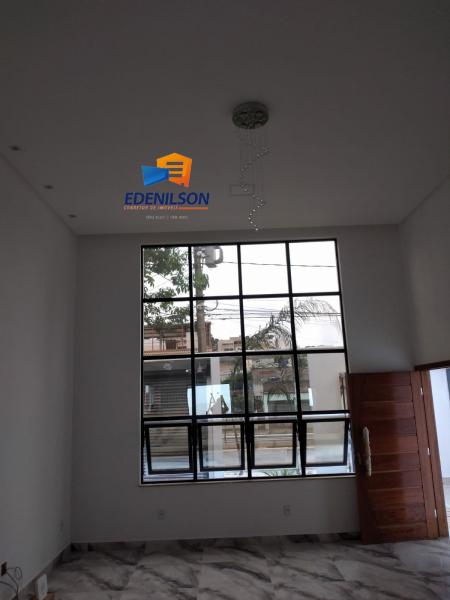 Casa com 02 suítes lote inteiro