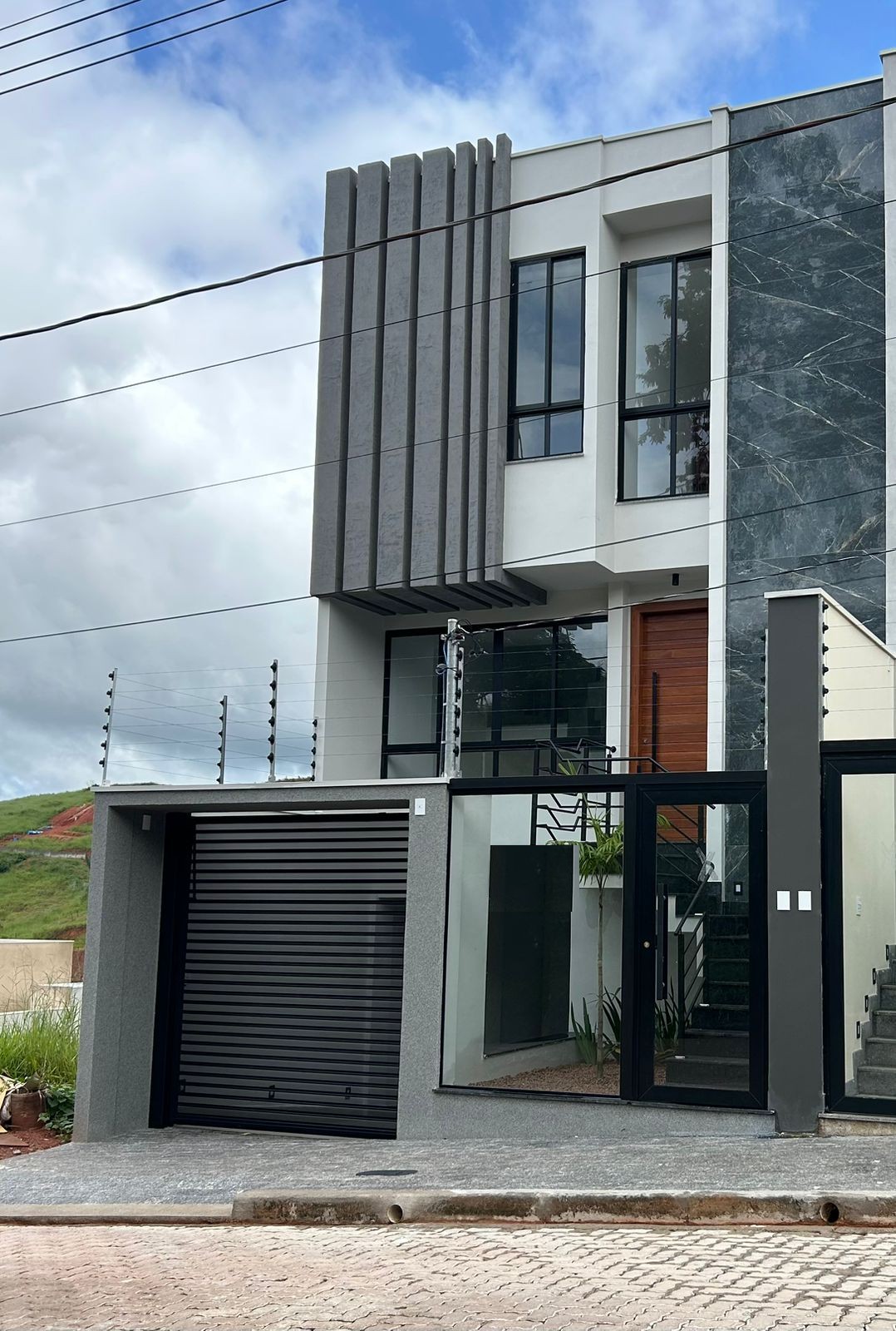 Triplex de luxo com 3 quartos(1 suíte) no bairro Morada do Vale 3