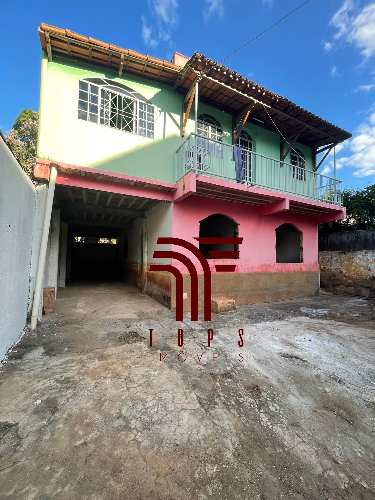Dois imóveis no bairro São Pedro