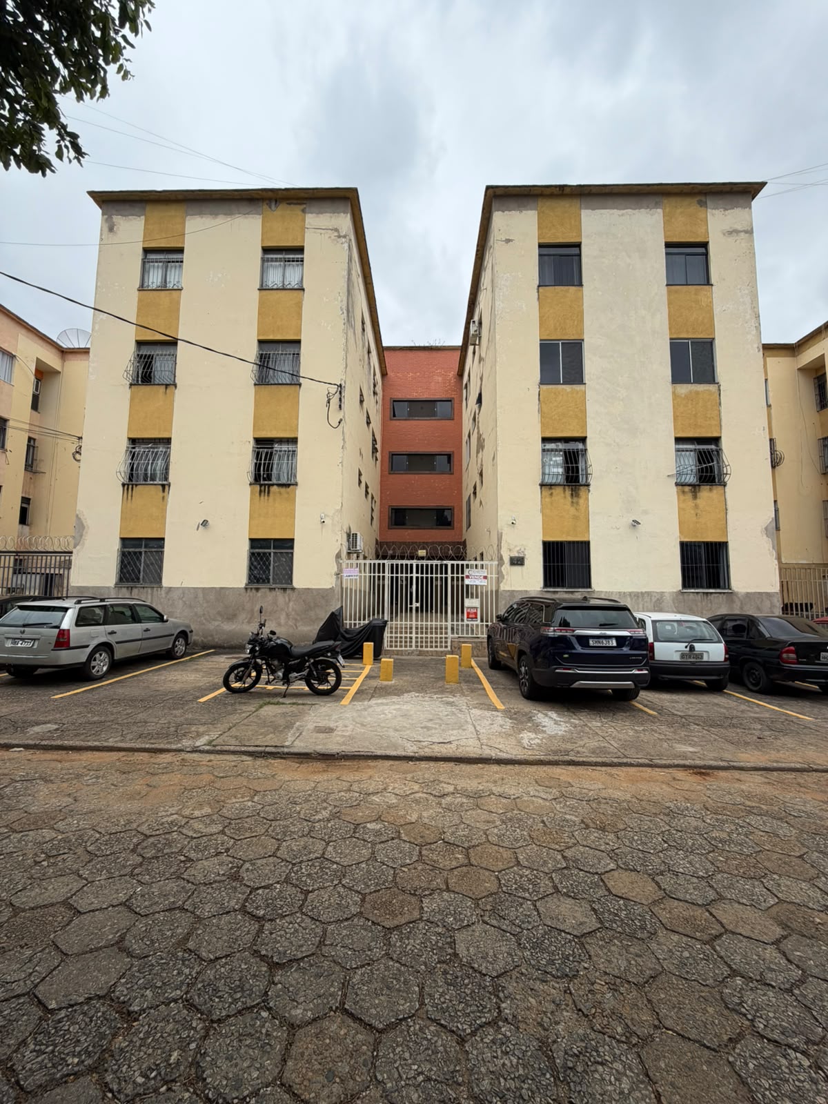 Apartamento 3 quartos + quarto serviço Esperança
