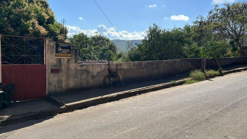 Casa 2 quartos Conselheiro Pena