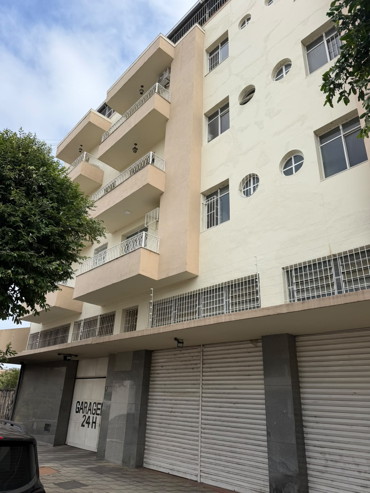 Apartamento 4 quartos(1 suíte) Centro