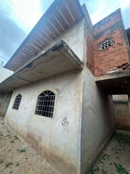 Duas casas Jardim Alice