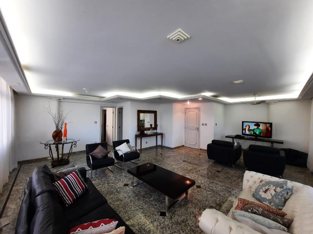 Apartamento 4 quartos(1 suíte)  no Centro