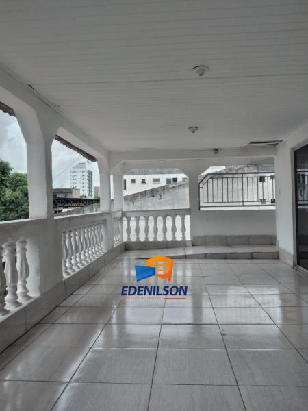 Oportunidade casa  no centro com 03 moradas