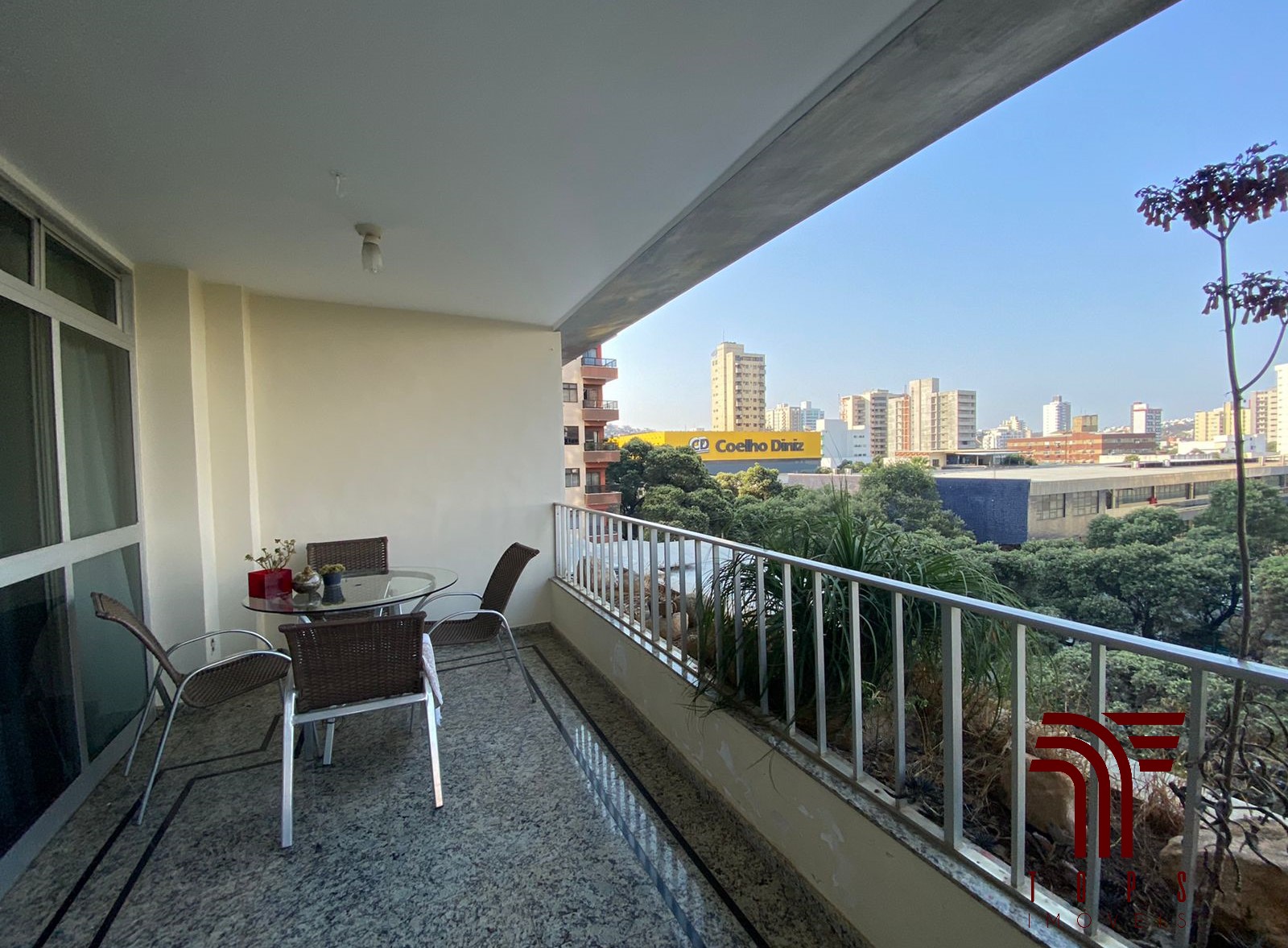 Apartamento 4 quartos(1 suíte)  no Centro