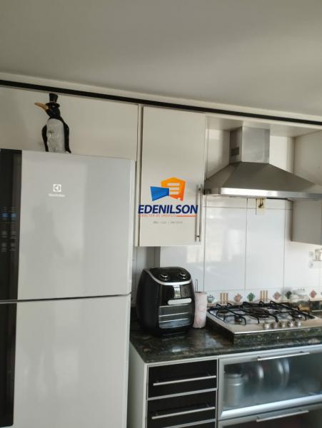 Excelente apartamento no centro com portaria, elevador, salão de festas
