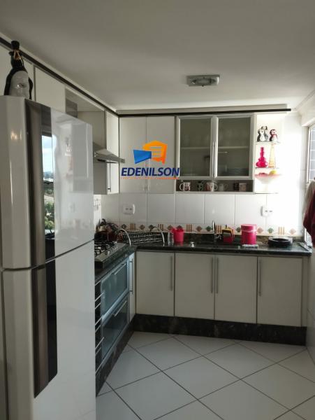 Excelente apartamento no centro com portaria, elevador, salão de festas