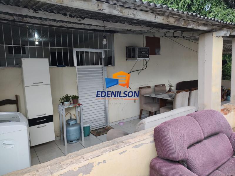 Casa antiga edificada lote inteiro