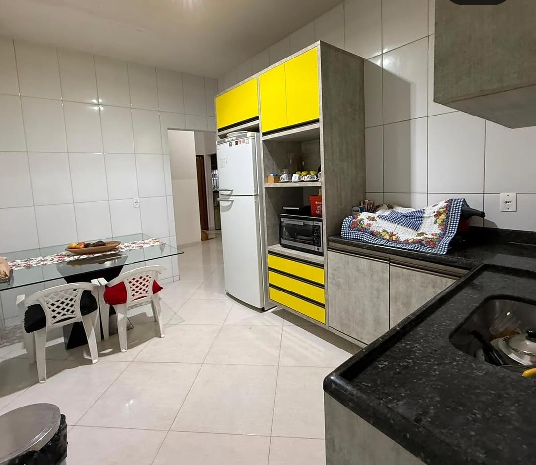 🏡✨ CASA COM ÁREA DE LAZER COMPLETA À VENDA! 🌴🏊