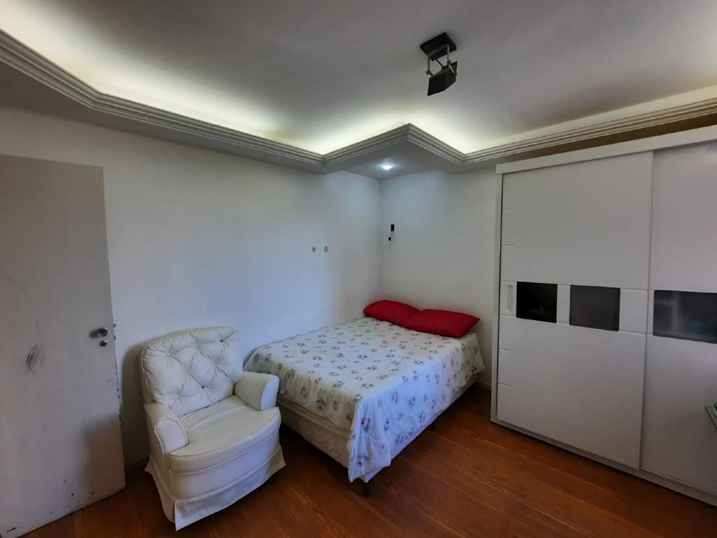 Apartamento 4 quartos(1 suíte)  no Centro