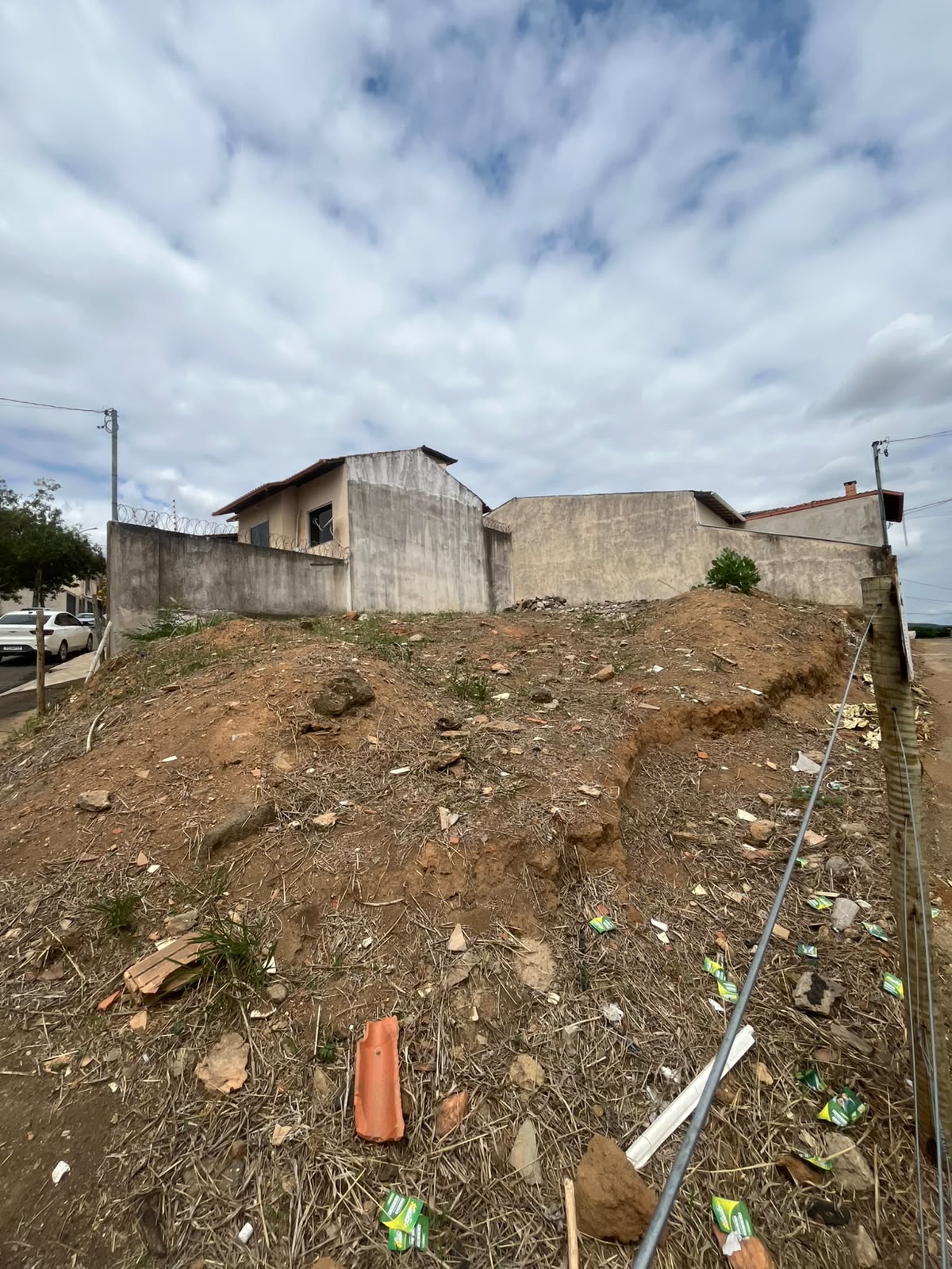 Lote 236m Castanheiras de esquina