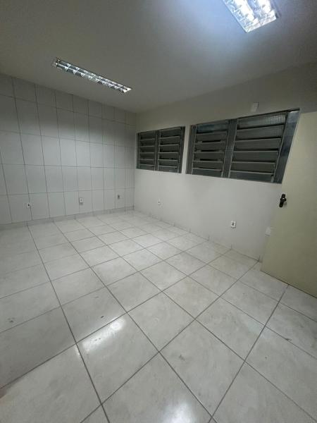 Galpão com 955m Centro