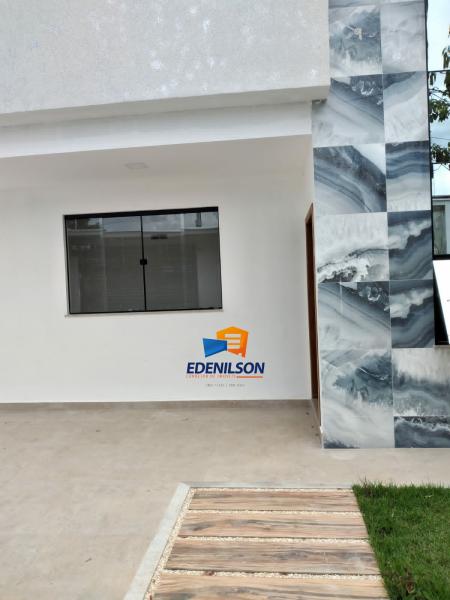 Casa com 02 suítes lote inteiro