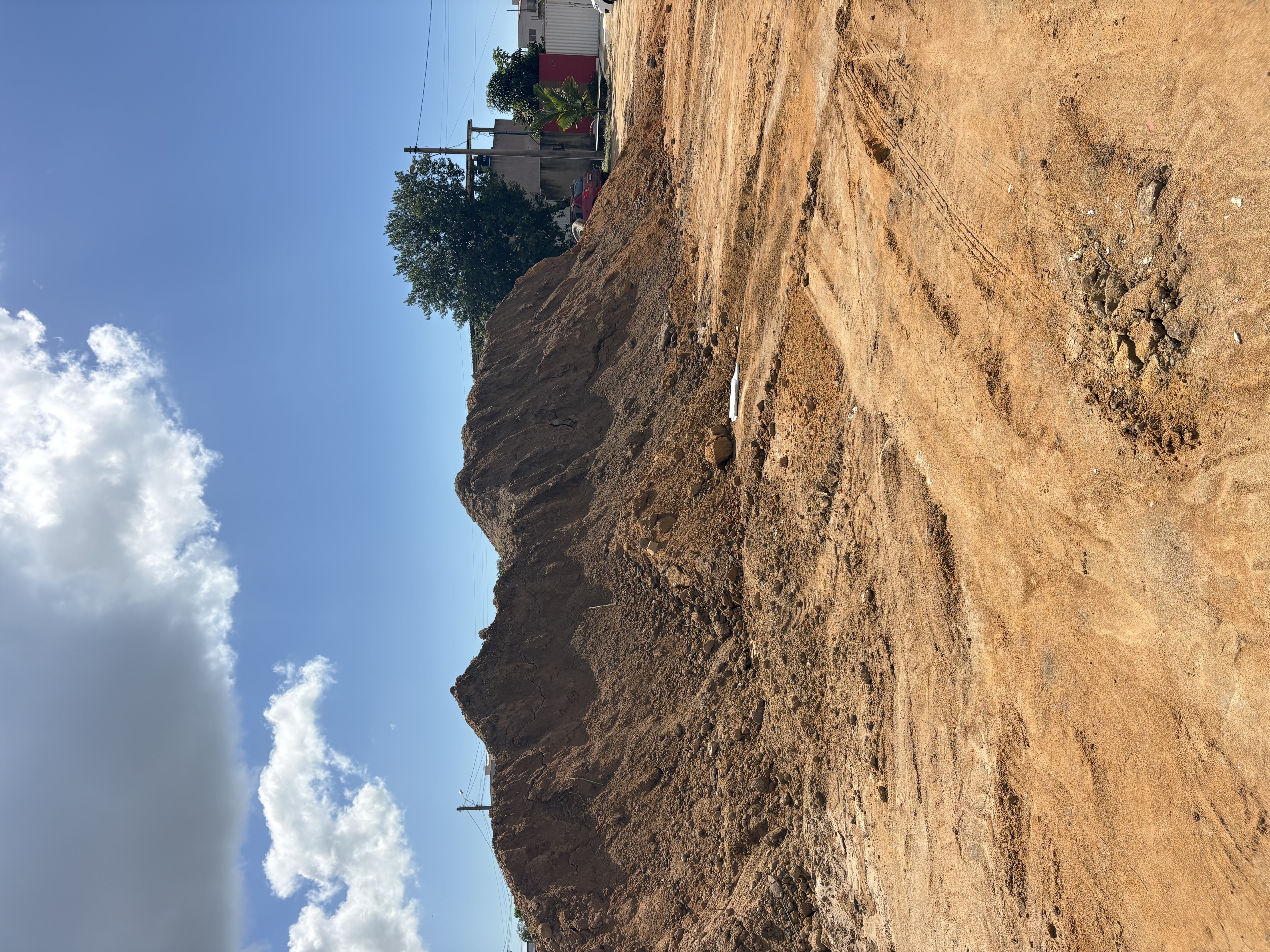 Área com 1800m2 de Frente para a ES 010