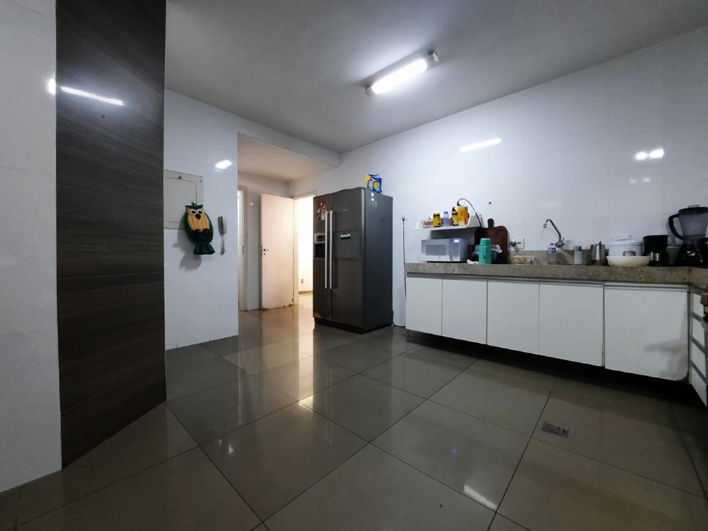 Apartamento 4 quartos(1 suíte)  no Centro