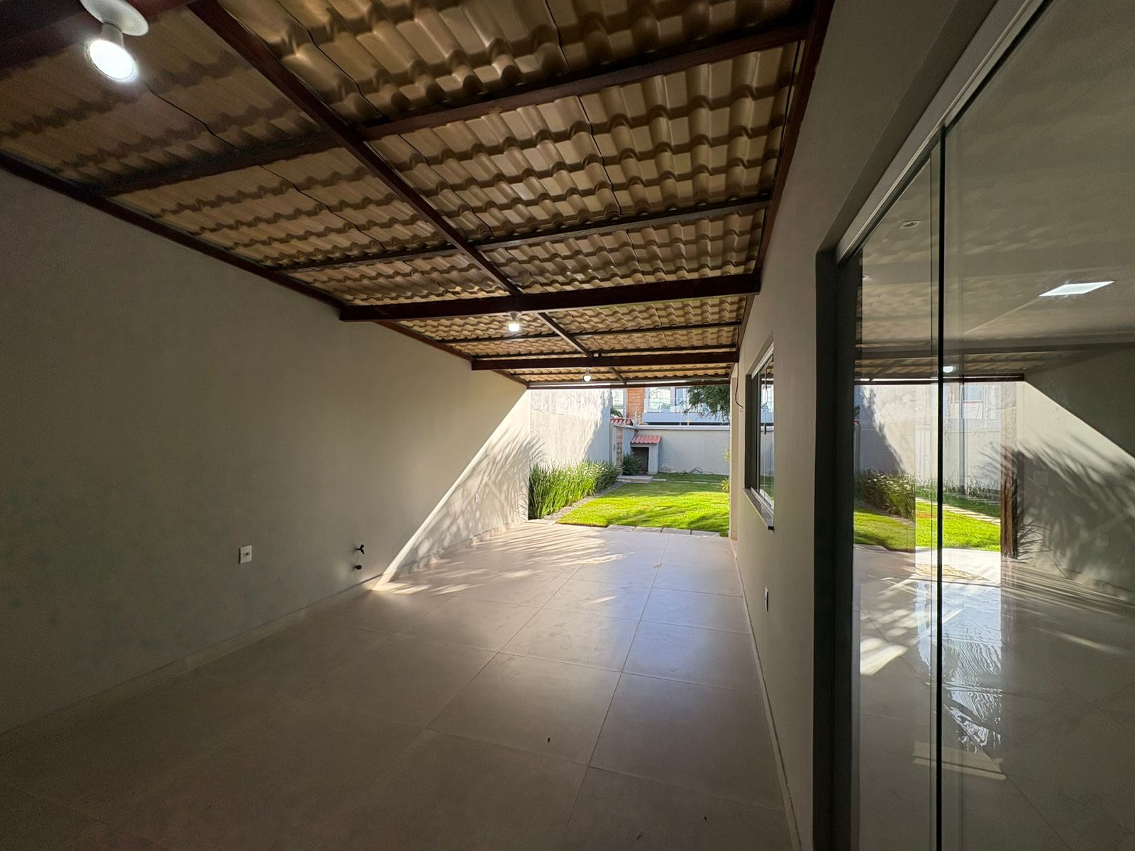 🏡✨ VIVA A POUCOS PASSOS DO MAR EM GURIRI! 🌊