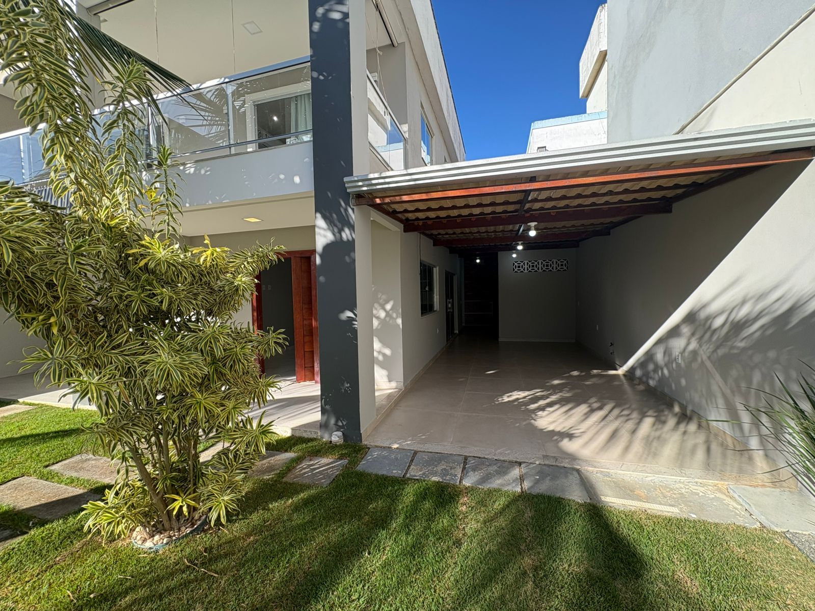 🏡✨ VIVA A POUCOS PASSOS DO MAR EM GURIRI! 🌊