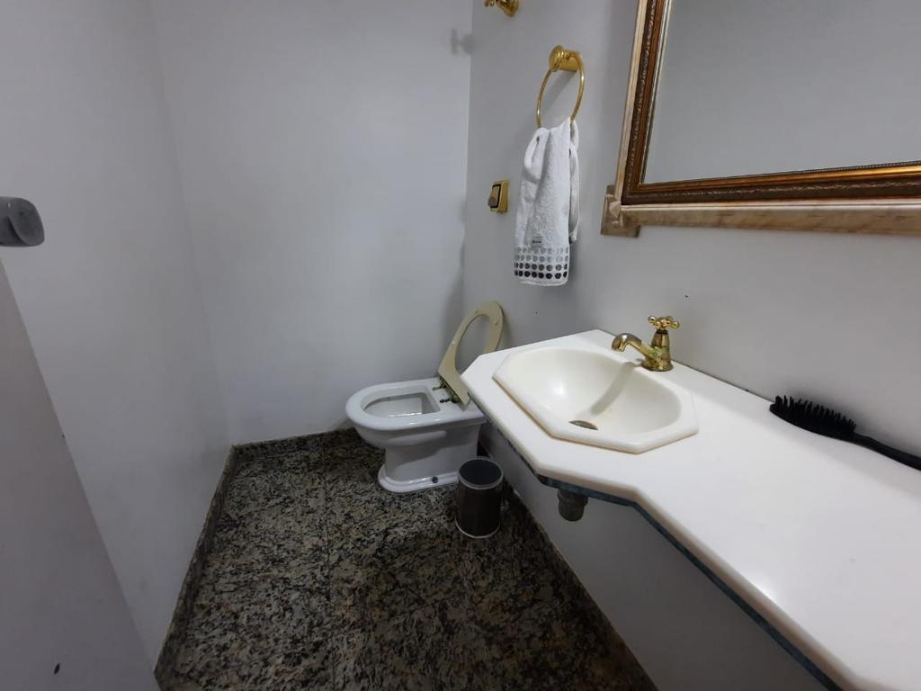 Apartamento 4 quartos(1 suíte)  no Centro