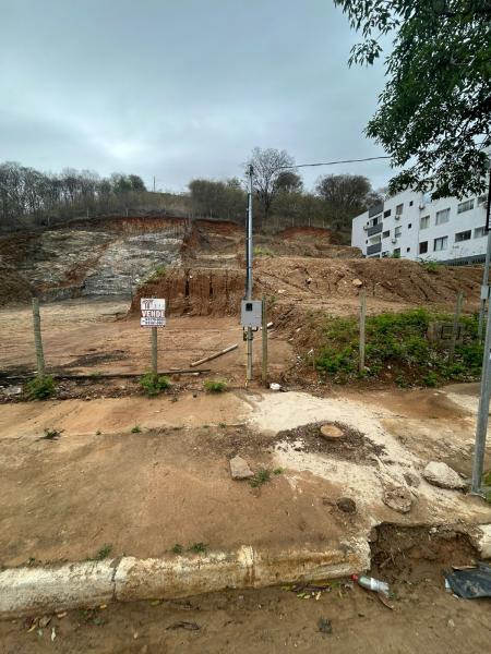 Lote 350,70m Alto Esplanada