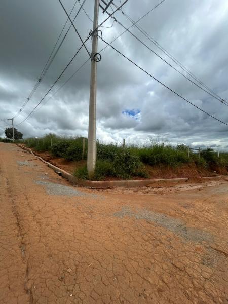 Lote de 1000 metros no Residencial Vitrine em Alpercata