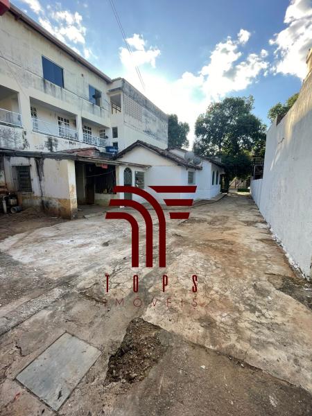 Dois imóveis no bairro São Pedro