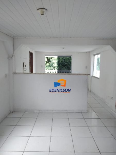 Oportunidade casa  no centro com 03 moradas