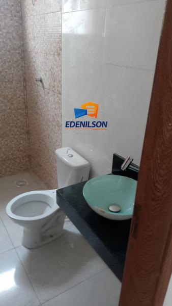 Oportunidade casa área subterrânea no bairro Castanheiras