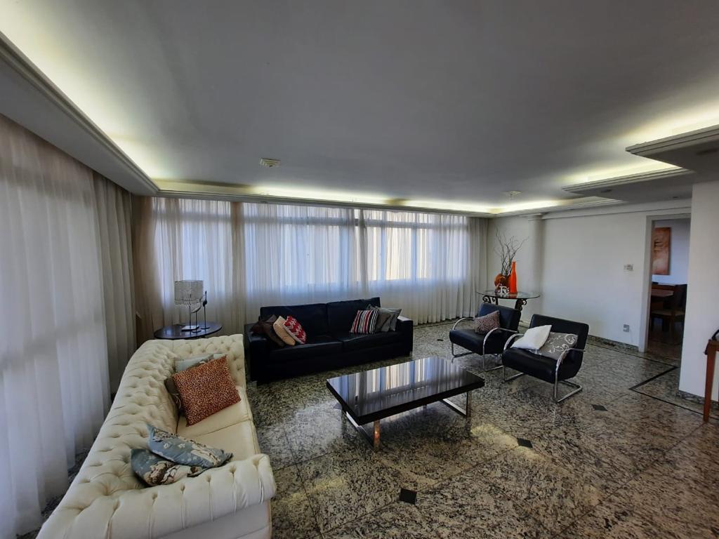 Apartamento 4 quartos(1 suíte)  no Centro