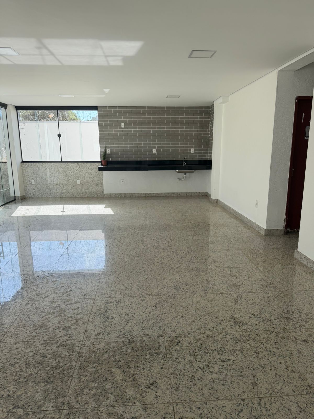 Cobertura 3 quartos(1 suíte) no bairro Esplanada